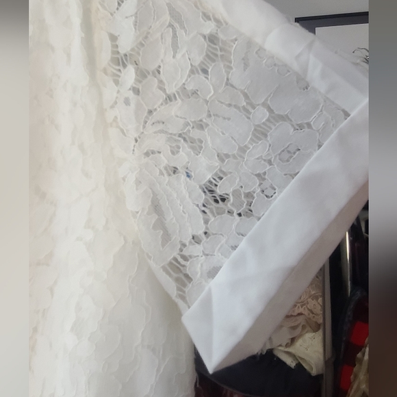 Cream Colored Eyelash Lace Blouse - Picture 6 of 7